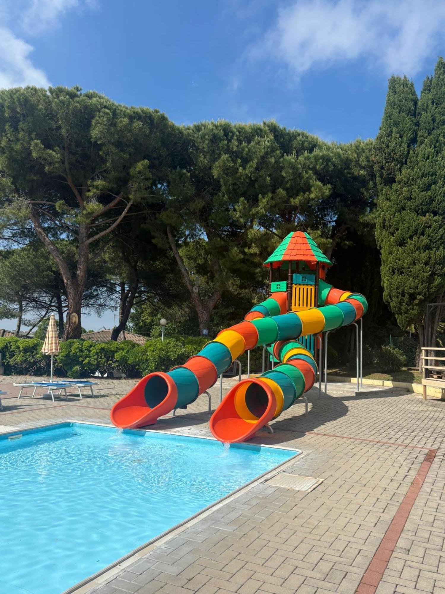 Camping Village Mar Y Sierra San Costanzo Buitenkant foto