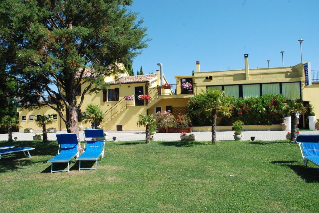 Camping Village Mar Y Sierra San Costanzo Buitenkant foto