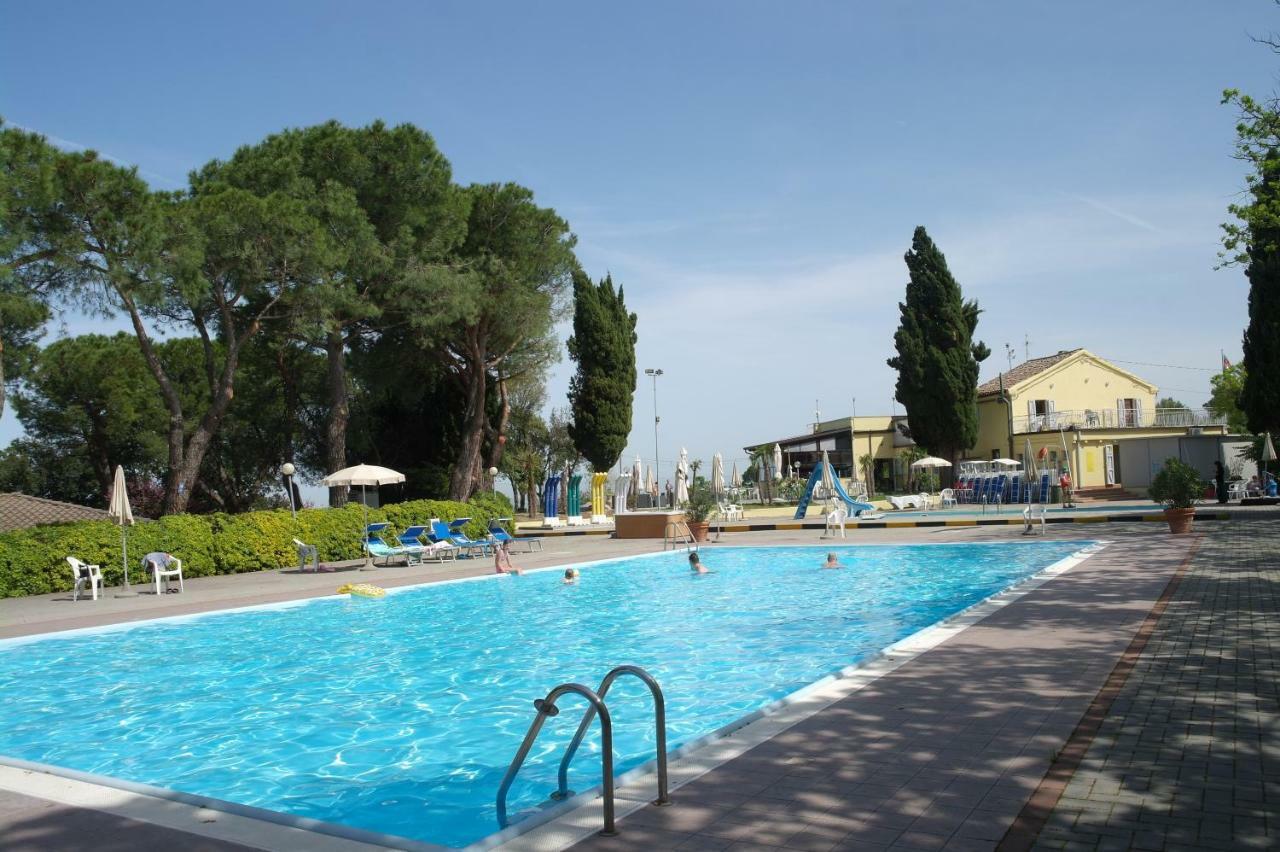 Camping Village Mar Y Sierra San Costanzo Buitenkant foto
